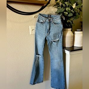 Urban Outfitters, stretch high rise FLARE jean, size 25